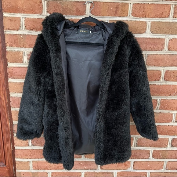 Faux fur warm coat. See comments about size. No flaws - Picture 3 of 7